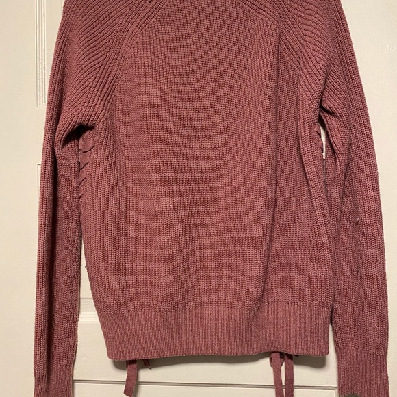 Forever 21 long sleeve - Picture 2 of 3